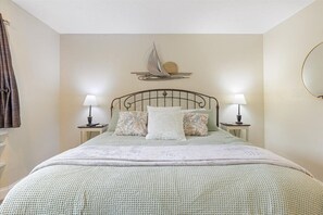 Condo, varias camas, patio (Golden Retreat) | 2 habitaciones