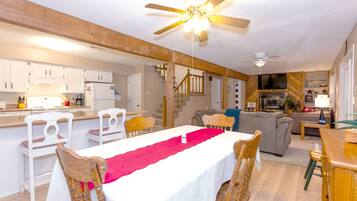 House, Multiple Beds, Patio (Siesta Shores) | 3 bedrooms, individually decorated, individually furnished, bed sheets