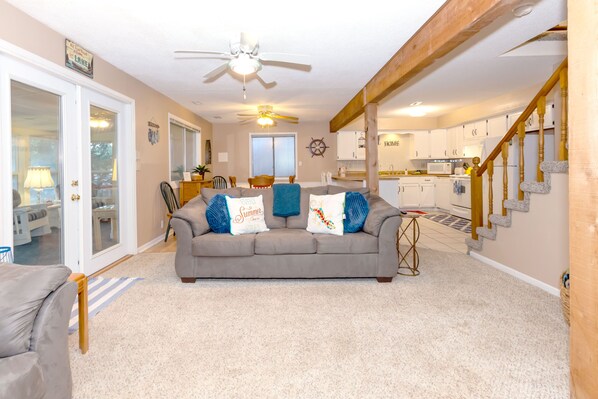 Hus - flere senge - terrasse (Siesta Shores) | Opholdsområde