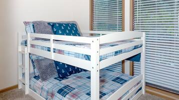 House, Multiple Beds, Patio (Siesta Shores) | 3 bedrooms, individually decorated, individually furnished, bed sheets