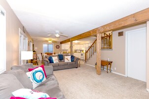 House, Multiple Beds, Patio (Siesta Shores) | Living area