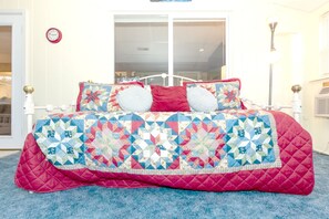 House, Multiple Beds, Patio (Siesta Shores) - Quiet Cove, Lake Views, Grill, Private Dock (Sunrise Beach)