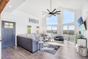 Living area - Amazing Sunset Lake Views, Huge Deck & Hot Tub! (Sunrise Beach)