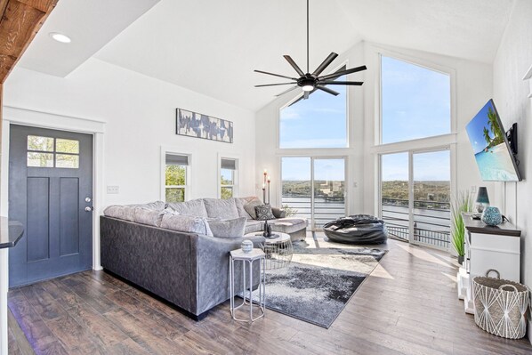 單棟房屋, 多張床, 熱水浴缸 (The Grandview) | 客廳