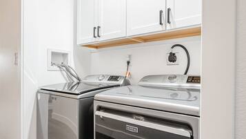 獨棟房屋, 多張床, 熱水浴缸 (The Grandview) | 洗衣