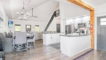 Casa, varias camas, hidromasaje (The Grandview) | Cocina privada