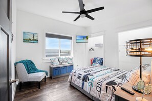 5 bedrooms, individually decorated, individually furnished, bed sheets