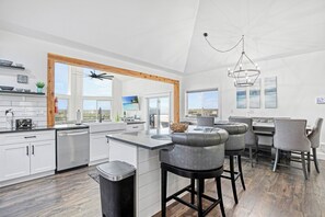 Private kitchen - Amazing Sunset Lake Views, Huge Deck & Hot Tub! (Sunrise Beach)
