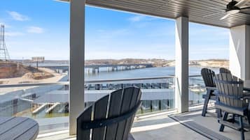 Appartement, meerdere bedden, patio (Lake Adventures) | Buiten dineren