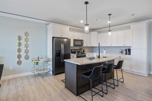 คอนโด, หลายเตียง, ลานระเบียง (Lake Adventures) | ครัวส่วนตัว