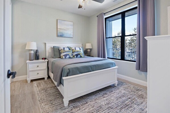 คอนโด, หลายเตียง, ลานระเบียง (Lake Adventures) | 3 ห้องนอน