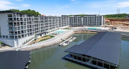 Newly Designed Topsider Condo w/ Beautiful Main Channel Views