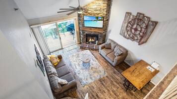 LÀgenhet - flera sÀngar - uteplats (Penthouse in the Park) | Vardagsrum