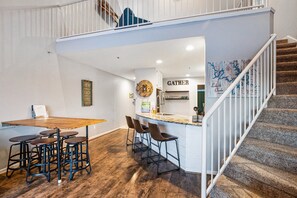 Condo, Multiple Beds, Patio (Penthouse in the Park) | Interior