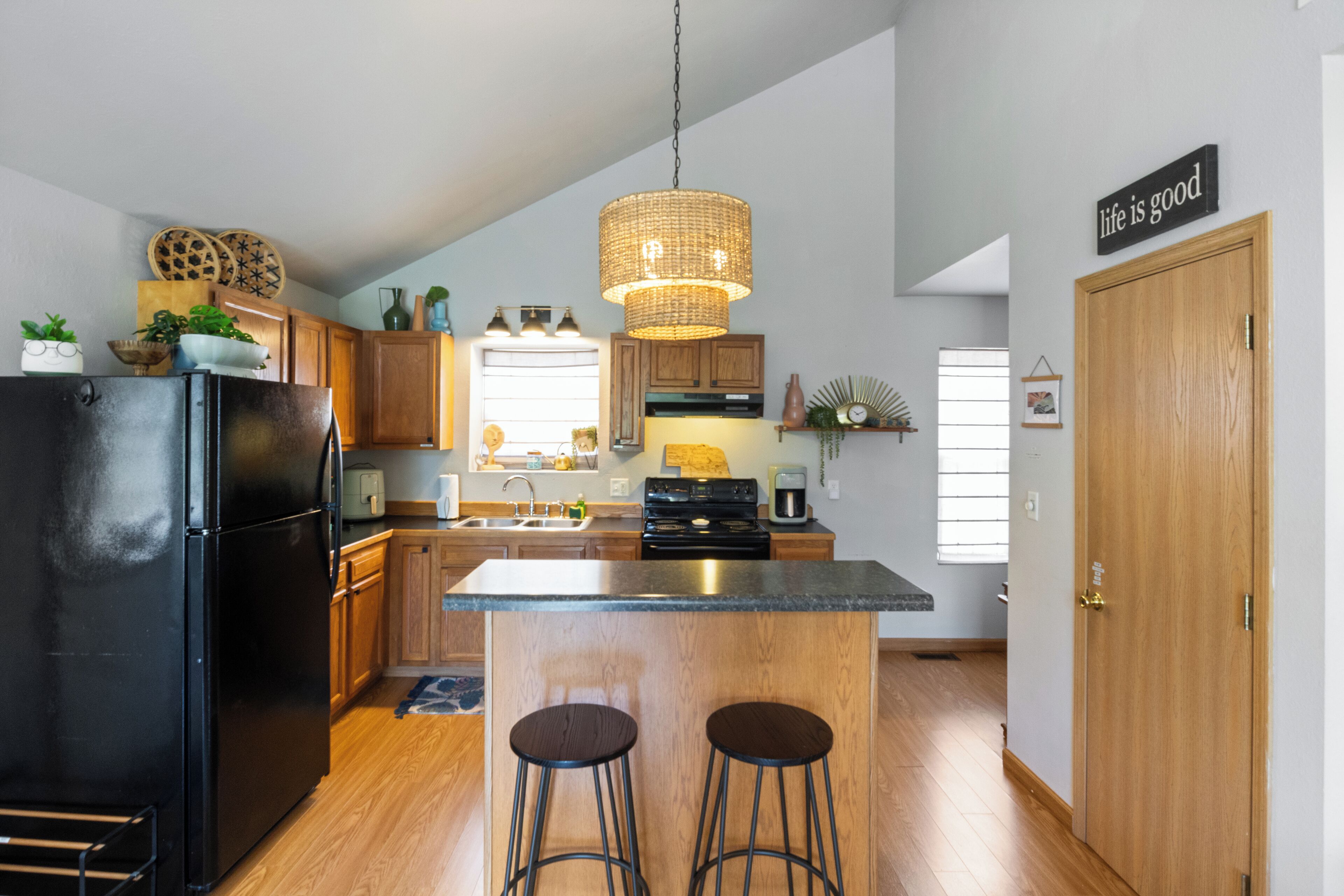 House, Multiple Beds, Patio (Good Life Vibes Lake House) | Private kitchen