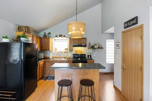 House, Multiple Beds, Patio (Good Life Vibes Lake House) | Private kitchen