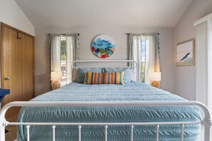 House, Multiple Beds, Patio (Good Life Vibes Lake House) | 3 bedrooms, individually decorated, individually furnished, bed sheets - Perfect for Bachelor-bachelorettes & Friend Groups! (Osage Beach)