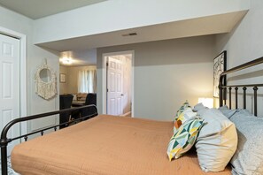 House, Multiple Beds, Patio (Good Life Vibes Lake House) | 3 bedrooms, individually decorated, individually furnished, bed sheets