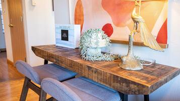 Huis, meerdere bedden, patio (Good Life Vibes Lake House) | 3 slaapkamers, individueel gedecoreerd, individueel gemeubileerd