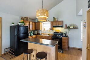 House, Multiple Beds, Patio (Good Life Vibes Lake House) | Private kitchen