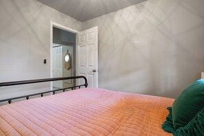 3 habitaciones, decoración personalizada y muebles diferentes 