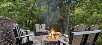 Amazing Cove, Fenced Yard, & Game Room!