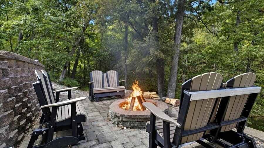 Amazing Cove, Fenced Yard, & Game Room!