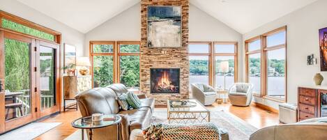 House, Multiple Beds, Patio (Heavenly Hideaway) | Living area