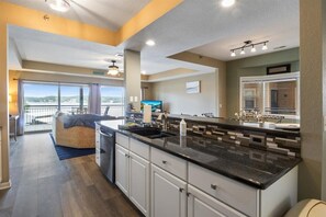 Leilighet, flere senger, terrasse (Wake Lake) | Innvendig