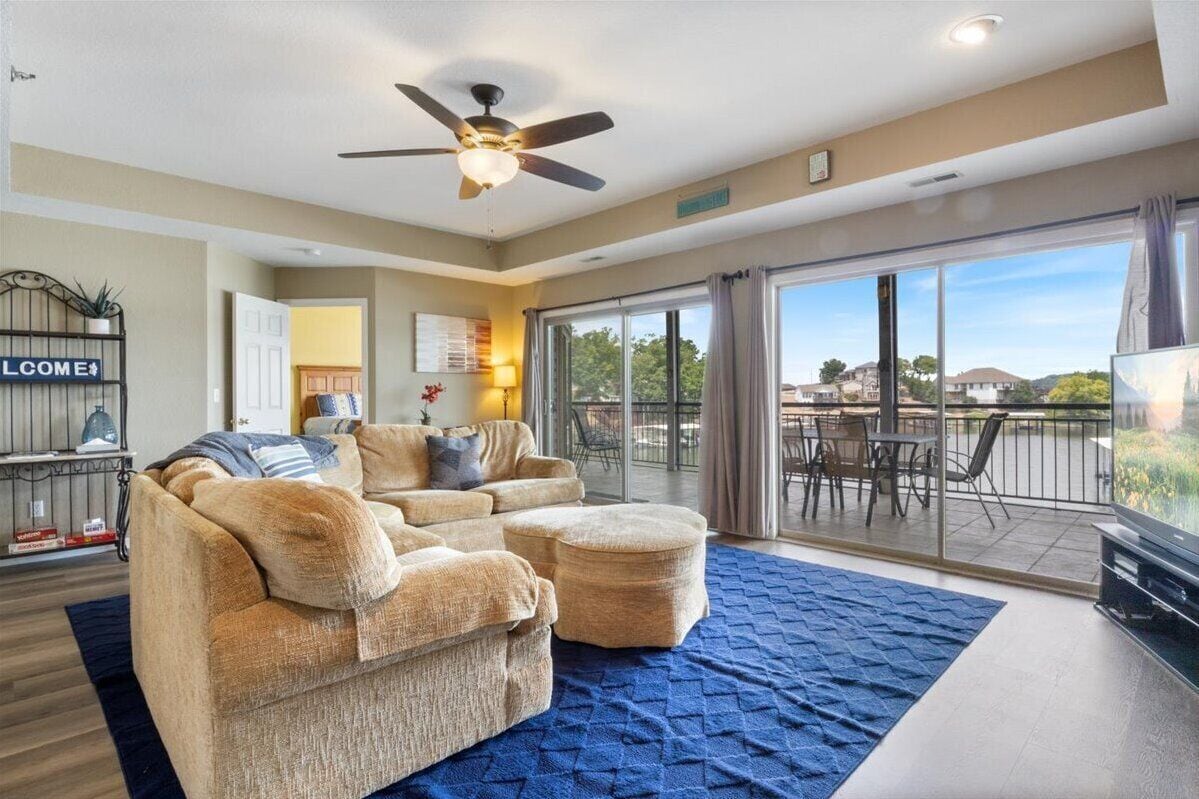 Bloc d'apartaments, diversos llits, pati (Wake Lake) | Sala d'estar