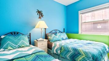 Condo, nhiều giường, sân hiên (Wake Lake) | 3 phòng ngủ, trang trí khác biệt