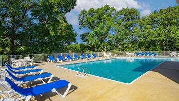 حمّام سباحة خارجي