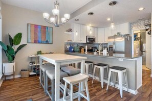 House, Multiple Beds, Patio (Serenity) | 3 bedrooms, individually decorated, individually furnished, bed sheets