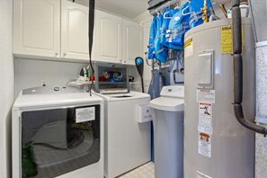 House, Multiple Beds, Patio (Serenity) | Laundry