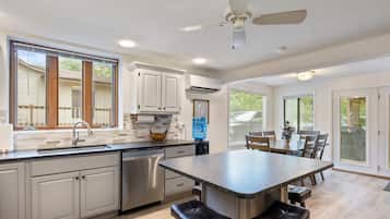 House, Multiple Beds, Patio (4 Waters Getaway) | Private kitchen