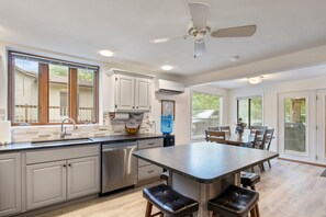 独立别墅, 多张床, 露台 (4 Waters Getaway) | 私人厨房