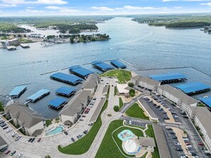 Exterior - Lands End Condo With Amazing Main Channel Views, 2 Pools, Playground & Boat Slip (Osage Beach)