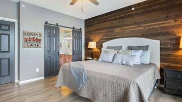 3 bedrooms, individually decorated, individually furnished, bed sheets