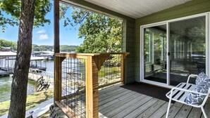 Hus, flere senger, terrasse (Chimney Cove Hideaway) | Utsikt fra rommet