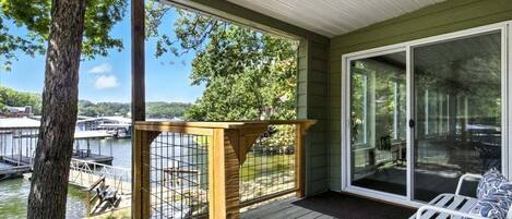 Maison, plusieurs lits, patio (Chimney Cove Hideaway) | Vue de la chambre