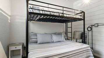 House, Multiple Beds, Patio (Chimney Cove Hideaway) | 3 bedrooms, individually decorated, individually furnished, bed sheets