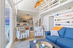 House, Multiple Beds, Patio (Lucy Landing) | Living area