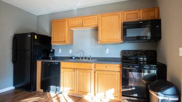 Hus - flere senge - terrasse (Lofty Aspirations) | Privat køkken