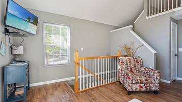 House, Multiple Beds, Patio (Lofty Aspirations) | Interior