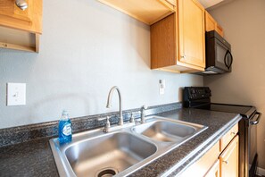 Hus - flera sängar - uteplats (Lofty Aspirations) | Eget kök