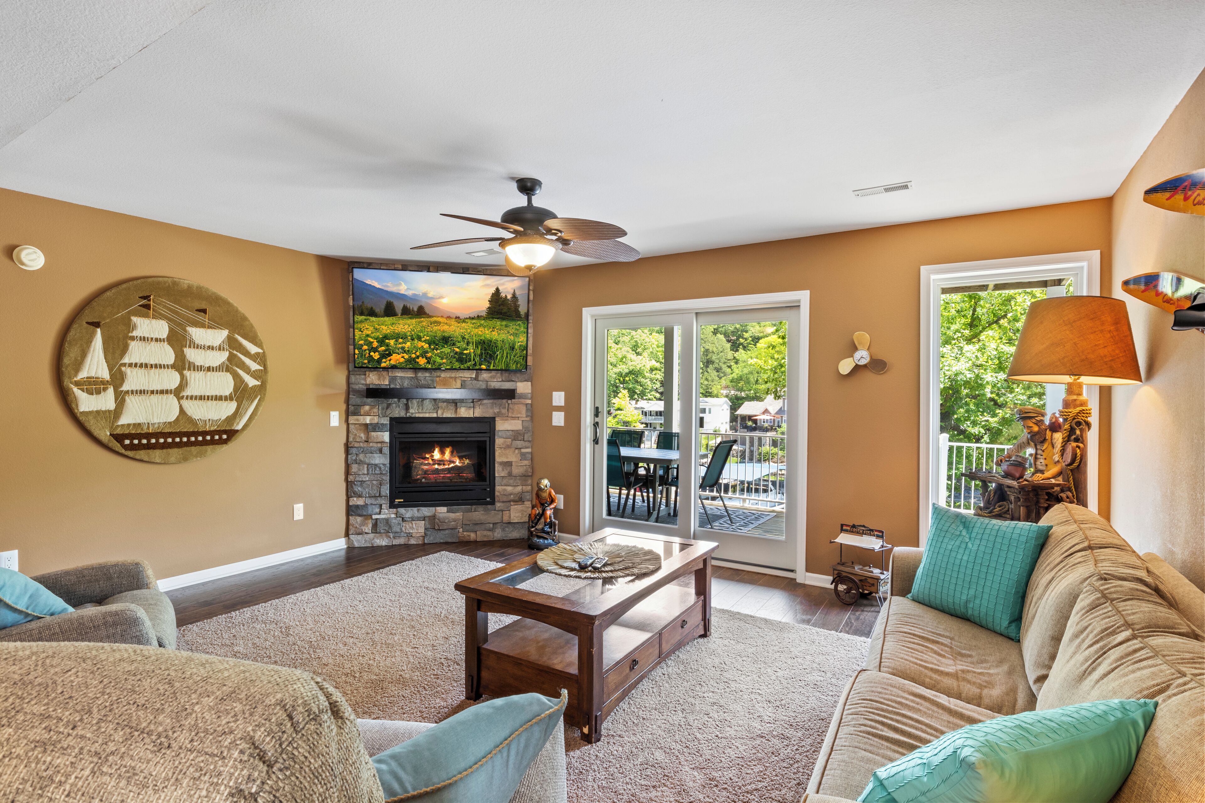 Nhà, nhiều giường, sân hiên (The Flagship) | Khu phòng khách