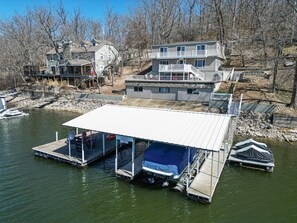 Exterior - Lake Life: Amazing Weekday Specials! Dock, Swim Mat, Cove Water (Eldon)