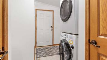 獨棟房屋, 多張床, 庭院 (Ripple Cove Hideaway) | 洗衣