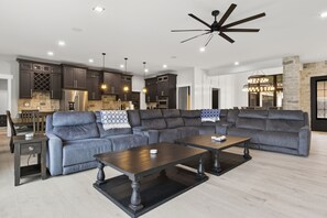 Maison, plusieurs lits, accès piscine (Grand Gaze) | Coin séjour