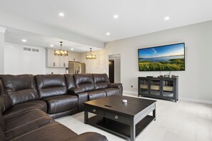 Maison, plusieurs lits, accès piscine (Grand Gaze) | Coin séjour